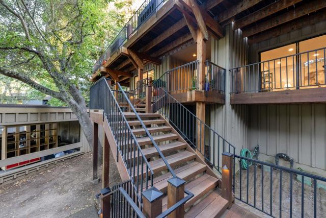 21 Valley Oak Street, Portola Valley CA: https://media.crmls.org/mediaz/cbc98517-080f-4e0e-8a30-333d261a3231.jpg