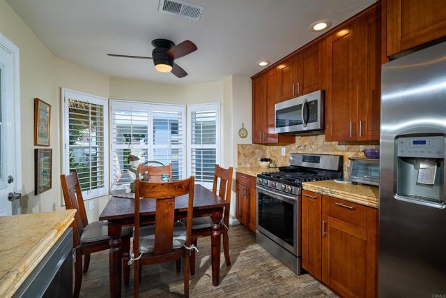 Detail Gallery Image 9 of 36 For 4547 Cordoba Way, Oceanside,  CA 92056 - 2 Beds | 2 Baths