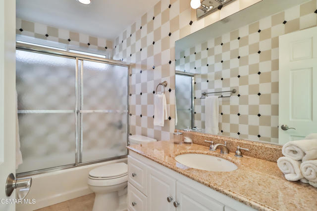 2328 Otono Circle, Thousand Oaks CA: https://media.crmls.org/mediaz/cbcb7f97-d42d-4891-b213-00315032424c.jpg