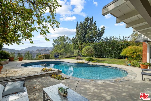 Drew Fenton | 2501 La Condesa Drive Los Angeles CA | MLS: 7163436