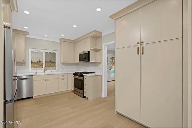 15_11946764_184500_184500-EM-115