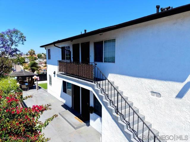 3934 Marine View Ave, San Diego CA: https://media.crmls.org/mediaz/cbcc7298-ca24-4d3b-b0ea-18ab6b95b450.jpg