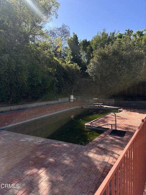 4800 Topeka Drive, Tarzana CA: https://media.crmls.org/mediaz/cbcc9a2d-6a6e-460a-a9ea-d9fa8c425938.jpg