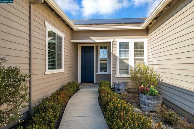 6432 Laurel Creek Pl, Livermore CA: https://media.crmls.org/mediaz/cbccd928-d729-4b88-b584-cc77178b0c6d.jpg