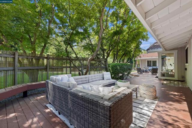 5104 Alhambra Valley Rd, Martinez CA: https://media.crmls.org/mediaz/cbcd3313-b0b2-40a5-ba63-6e2424ff55cf.jpg