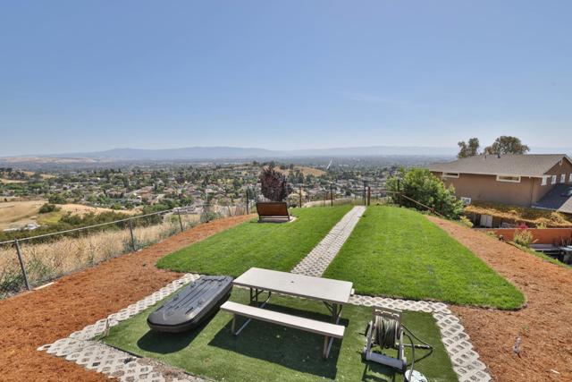 950 Macduff Court, San Jose CA: https://media.crmls.org/mediaz/cbcd48f9-f452-4895-90a9-1d54bdba544f.jpg