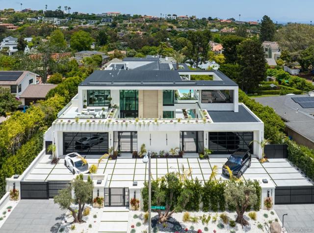 6283 La Jolla Scenic Drive S, San Diego CA: https://media.crmls.org/mediaz/cbcd9b44-2924-4306-acce-22a0140797ca.jpg