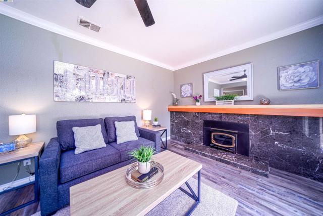 34505 Salinas Pl, Fremont CA: https://media.crmls.org/mediaz/cbcda322-0a85-48a2-8c34-7e2eca8861e9.jpg