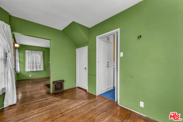 713 Broadway, Redondo Beach, California 90277, 3 Bedrooms Bedrooms, ,2 BathroomsBathrooms,Residential,Sold,Broadway,25617063