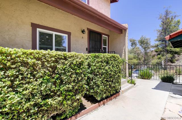 10791 Jeanne Terrace, Santee CA: https://media.crmls.org/mediaz/cbcdeb7a-1795-430b-8f27-c40fcff3fc53.jpg