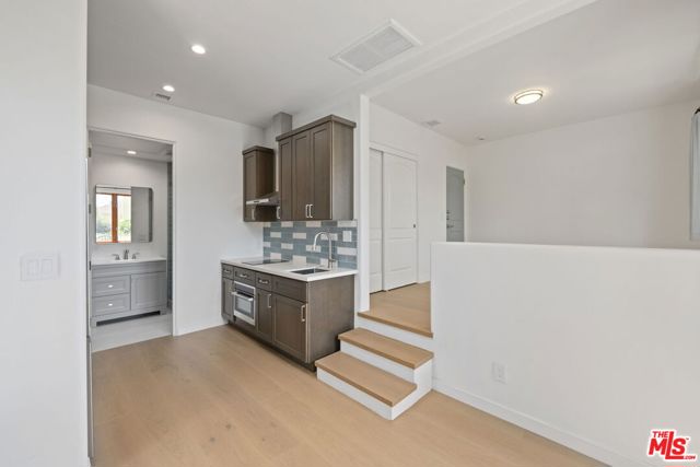 10503 Tennessee Avenue, Los Angeles CA: https://media.crmls.org/mediaz/cbcdfc8b-c951-46d3-826a-520851b2f3c4.jpg