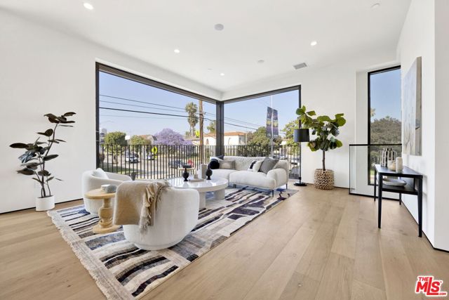 5868 Saturn Street, Los Angeles CA: https://media.crmls.org/mediaz/cbce3b5f-c3fb-4b26-9d67-e34280cf9f4f.jpg