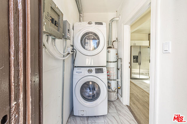 801 N Alexandria Avenue, Los Angeles CA: https://media.crmls.org/mediaz/cbce561c-d614-44e4-8ba0-1fdf4e4c594e.jpg