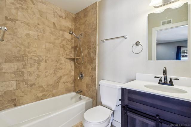 13002 Standish Dr, Poway CA: https://media.crmls.org/mediaz/cbce7e73-04af-4b75-bb98-0f2d346f53a4.jpg