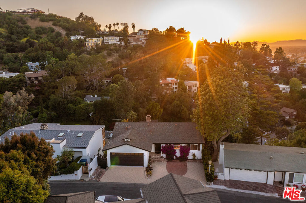 3909 Glenridge DriveSherman Oaks image #38
