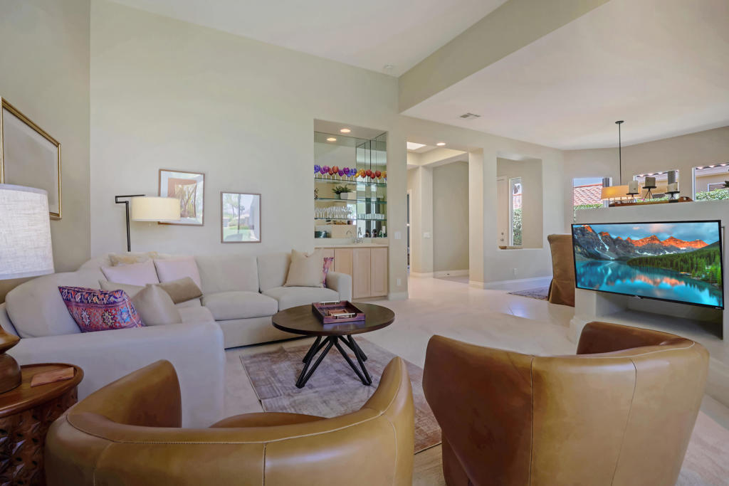 425 Desert Holly Drive