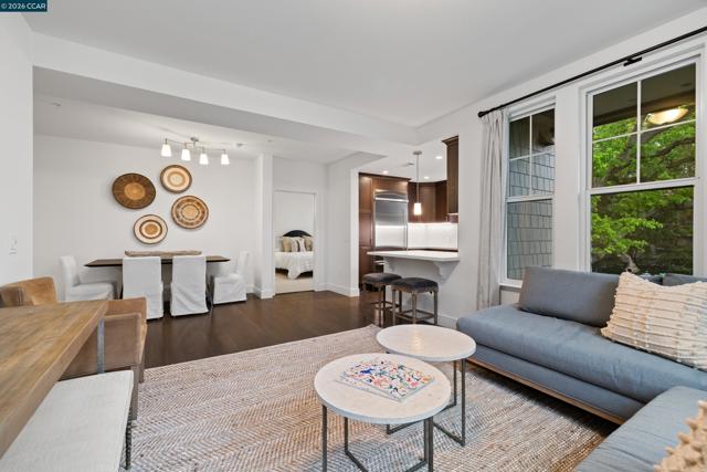 1000 Dewing Ave, Lafayette CA: https://media.crmls.org/mediaz/cbcf87f6-b041-425f-99c4-686dabb03ed0.jpg