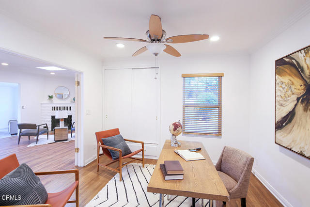 5245 Bubbling Well Lane, La Canada Flintridge CA: https://media.crmls.org/mediaz/cbcfd75b-3c72-413a-beae-85e1b9c26252.jpg