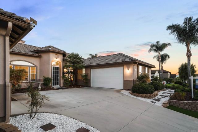 1111 Amelia Place, Escondido CA: https://media.crmls.org/mediaz/cbd01c2a-7916-4f56-8e63-b9119bd2bd55.jpg