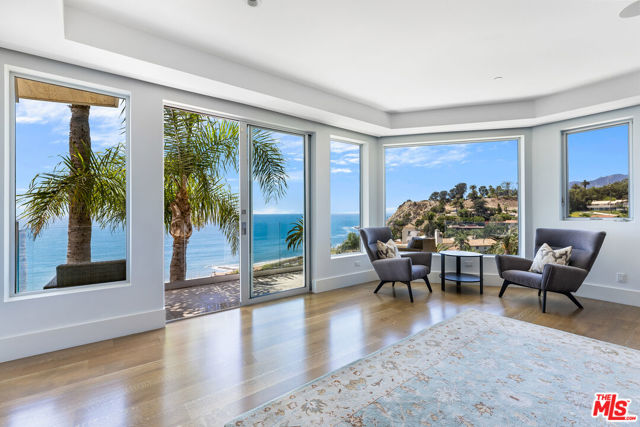 200 ARNO Way, Pacific Palisades CA: https://media.crmls.org/mediaz/cbd04df7-d6c9-4da9-a9e3-01a36b25f368.jpg