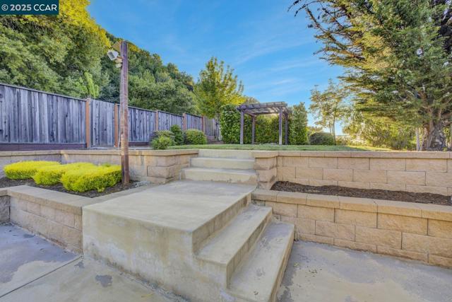 131 Wittenham Ct, San Ramon CA: https://media.crmls.org/mediaz/cbd0c20e-7733-4222-adf3-645928a74683.jpg