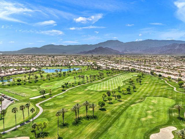 44085 Royal Troon Drive, Indio CA: https://media.crmls.org/mediaz/cbd10d27-dbed-4728-ac61-7305f36bd938.jpg