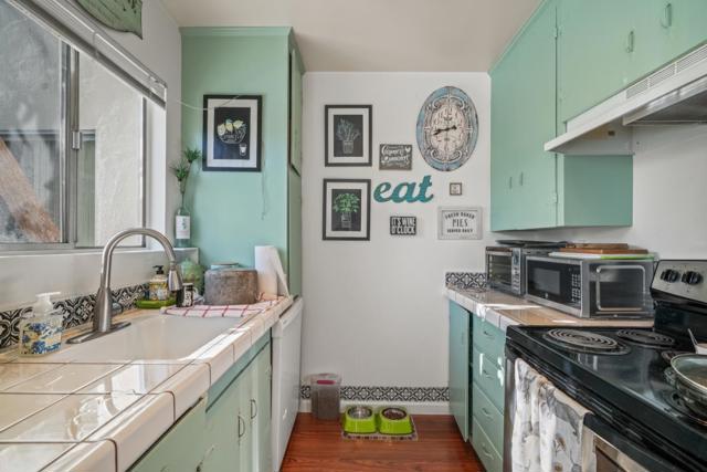 444 Villa Terrace, San Mateo CA: https://media.crmls.org/mediaz/cbd126d1-ee64-43a4-86eb-650ee0f57622.jpg