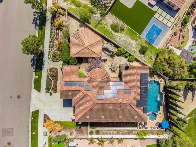 278 Avenida Loretta, Chula Vista CA: https://media.crmls.org/mediaz/cbd2d85f-63a9-4178-92d9-e185423c352d.jpg