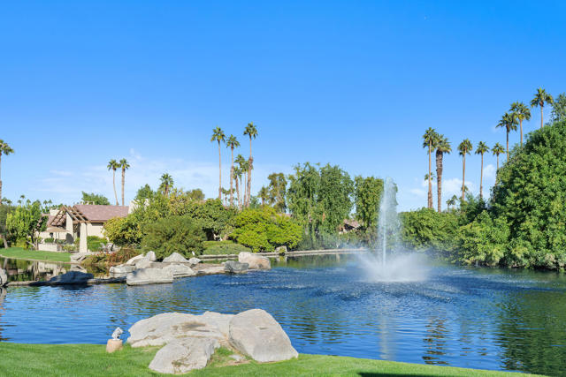 220 Green Mountain Drive, Palm Desert CA: https://media.crmls.org/mediaz/cbd32be7-2f13-420c-9669-071781b01921.jpg