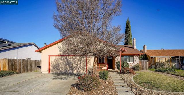 782 Ash Ct, Fairfield CA: https://media.crmls.org/mediaz/cbd45739-4675-4cc4-b76e-f7f9a9dae4a5.jpg