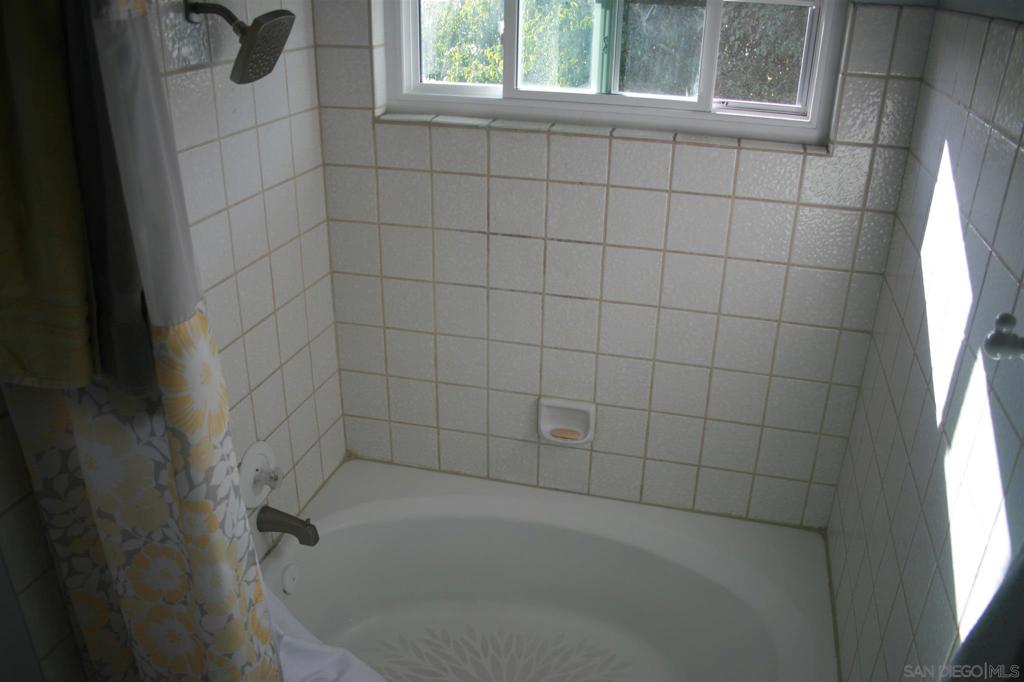5777 Gaines St - photo 5