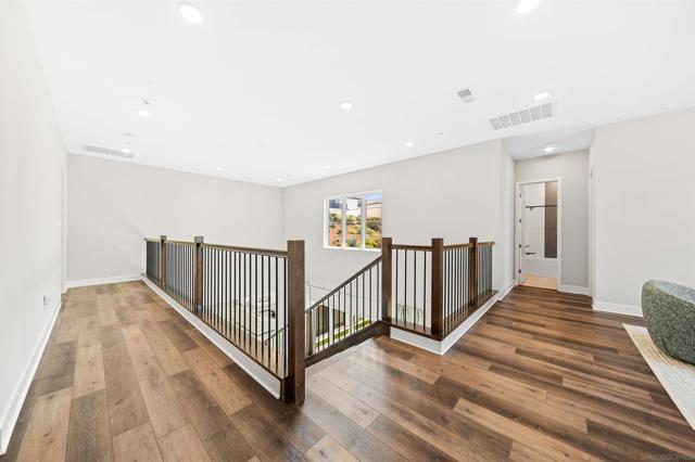 5347 Morning Sage Way, San Diego CA: https://media.crmls.org/mediaz/cbd66bd3-7f17-4557-b7ac-cad1f75c5bae.jpg