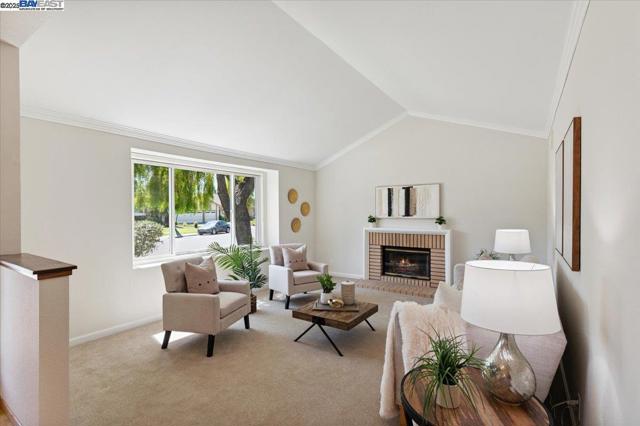 3284 Omega Cir, Pleasanton CA: https://media.crmls.org/mediaz/cbd66ccc-0824-40b7-a35c-ffc841e83686.jpg