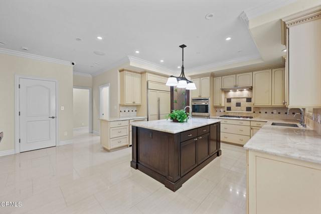 Detail Gallery Image 10 of 73 For 3263 New York Dr, Pasadena,  CA 91107 - 7 Beds | 5/1 Baths