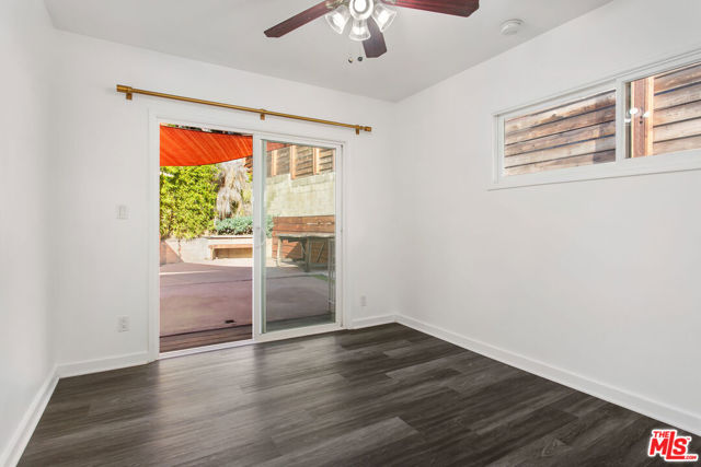 6915 Paseo Del Serra, Los Angeles CA: https://media.crmls.org/mediaz/cbd8e957-013d-4fc7-89b9-36cf9f88490a.jpg