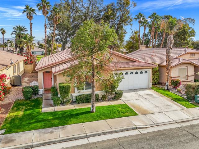 49620 Lincoln Drive, Indio CA: https://media.crmls.org/mediaz/cbd98bdd-df28-4fc6-8c63-94de6994f25c.jpg