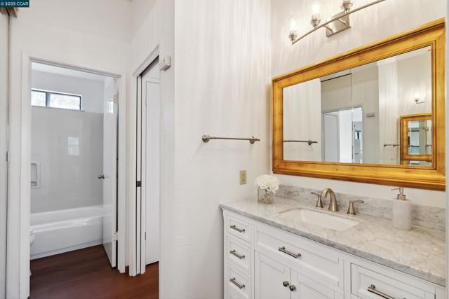 1731 S Villa Way, Walnut Creek CA: https://media.crmls.org/mediaz/cbd9e092-36b5-4eb0-bc56-ec142a619862.jpg