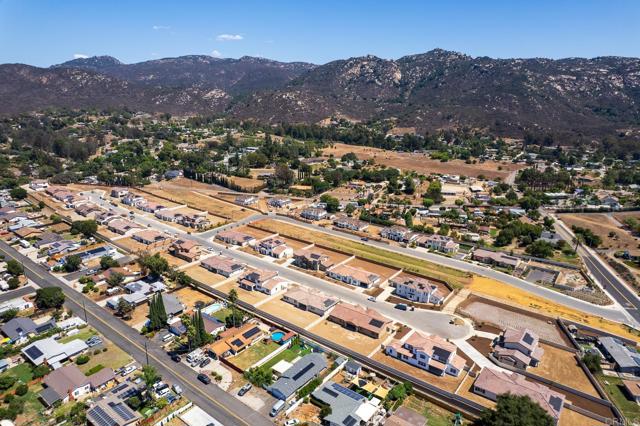2981 Orchard Glen, Escondido CA: https://media.crmls.org/mediaz/cbda75c1-8ee7-49dd-8583-63ab00ecab08.jpg