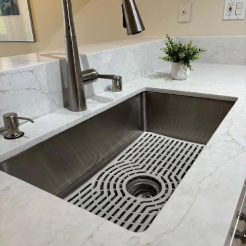 3295 La Mesa Drive, San Carlos CA: https://media.crmls.org/mediaz/cbdab091-f259-475d-aed2-18063aae064f.jpg