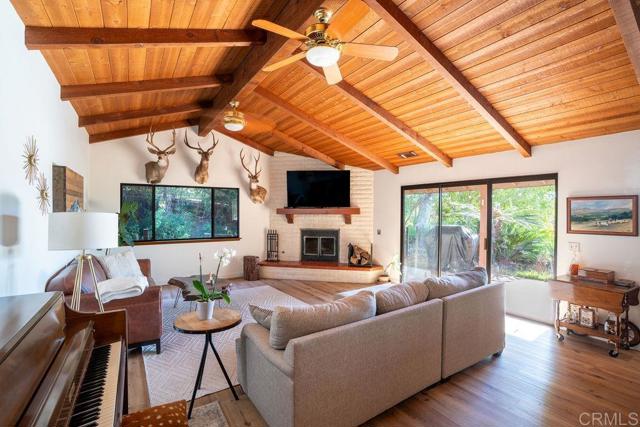 Detail Gallery Image 1 of 1 For 2278 Casitas Del Sol, Fallbrook,  CA 92028 - 3 Beds | 3 Baths