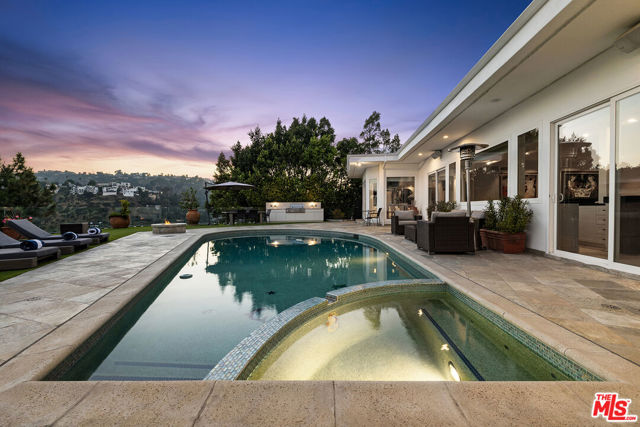 7834 Electra Drive, Los Angeles CA: https://media.crmls.org/mediaz/cbdbffcd-e47c-4c5f-a994-bef6cc074a29.jpg