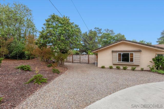 13128 Via Del Toro, Poway CA: https://media.crmls.org/mediaz/cbdc5972-cac7-4b70-83e0-cd184e8b27bd.jpg