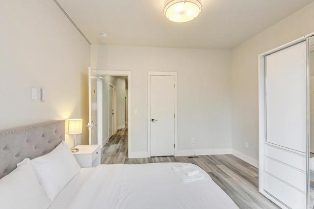 811 Oak Street, San Francisco CA: https://media.crmls.org/mediaz/cbdc5f4e-8d69-4f95-993e-b6ba54da6b44.jpg