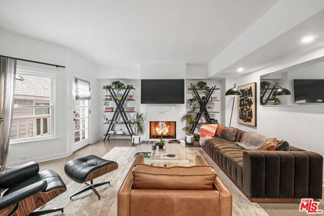 2622 2nd Street, Santa Monica CA: https://media.crmls.org/mediaz/cbdc9cbe-b576-4a93-bb7e-70b6a80defdb.jpg