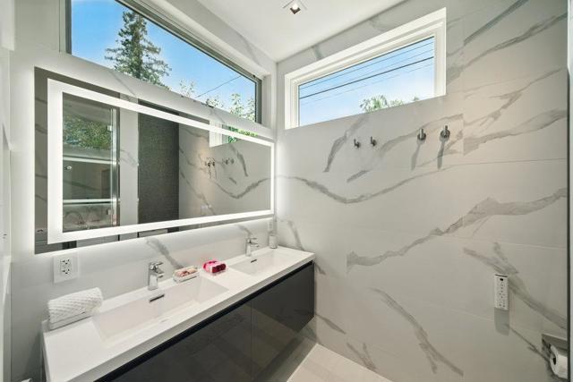 502 Palm Avenue, Los Altos CA: https://media.crmls.org/mediaz/cbdcc044-3d65-40e6-9ad0-f423f2efd22c.jpg
