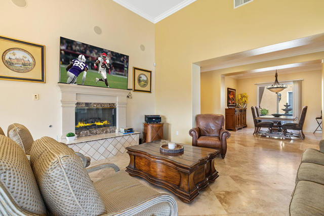 9 Via Santanella, Rancho Mirage CA: https://media.crmls.org/mediaz/cbdd78e4-0a87-4a78-992e-6fdf2fd4175d.jpg