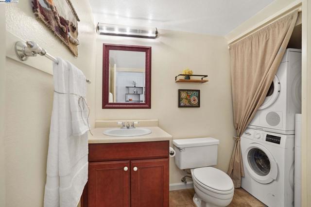 627 Military E St, Benicia CA: https://media.crmls.org/mediaz/cbdd97d5-ba5f-4e2a-bf63-18d6ef205e8d.jpg