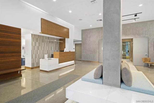 321 10th ave, San Diego CA: https://media.crmls.org/mediaz/cbddead8-32ec-4cc7-89ee-2a0c690068e9.jpg