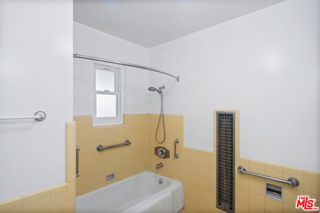 9620 Braddock Drive, Culver City CA: https://media.crmls.org/mediaz/cbde283e-c78a-4bfa-9c0a-0edd18ccbd22.jpg