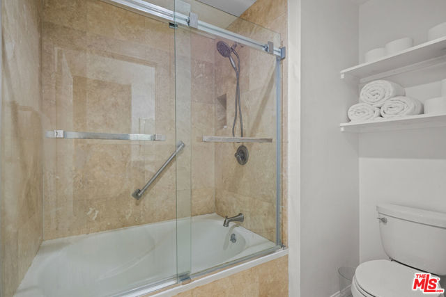 8601 Falmouth Avenue, Playa del Rey CA: https://media.crmls.org/mediaz/cbde4f64-ad27-42d9-80f9-10713e044fe4.jpg